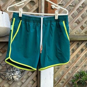 BONOBOS Women’s Running Shorts  SMALL   2side pockets,1 back zippered pocket